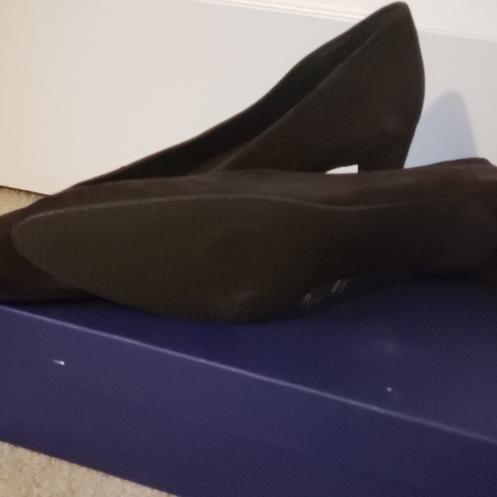 Stuart Weitzman - Picture 3 of 4